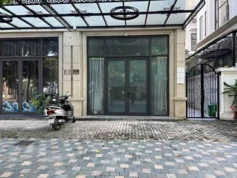 0932267276 cho thuê Biệt thự Lk Diamonpoint tại C14, Phúc Lợi 105m2 5 Tầng  28 Triệu.