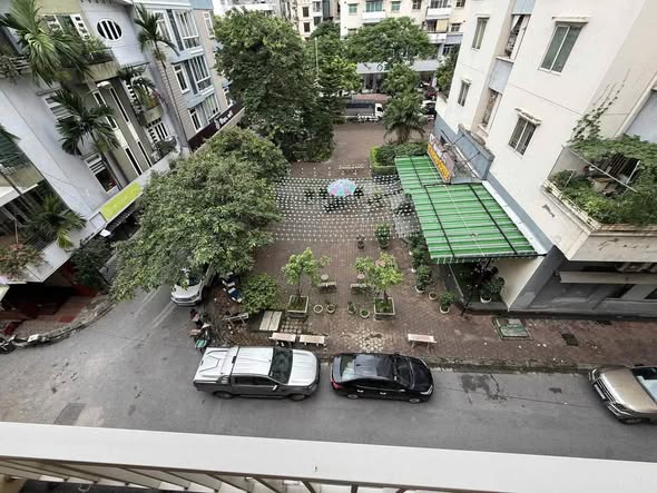 Cho thuê nhà 5 tầng khu phân lô Trung Kính - Trần Kim Xuyến
