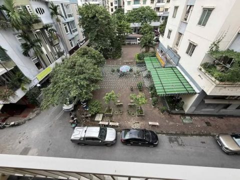 Cho thuê nhà 5 tầng khu phân lô Trung Kính - Trần Kim Xuyến