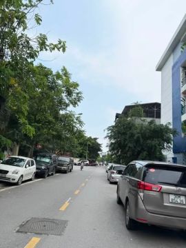 HÀNG HIẾM TRUNG TÂM BỒ ĐỀ – KINH DOANH – VIEW HỒ – Ô TÔ THÔNG TỨ TUNG