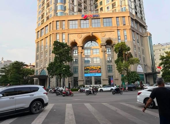 42M2 -HUỲNH THÚC KHÁNG KÉO DÀI -13.5 TỶ -6 TẦNG -MT: 4.1M -30M OTO TRÁNH -NGÕ THÔNG -THANG MÁY CHỜ