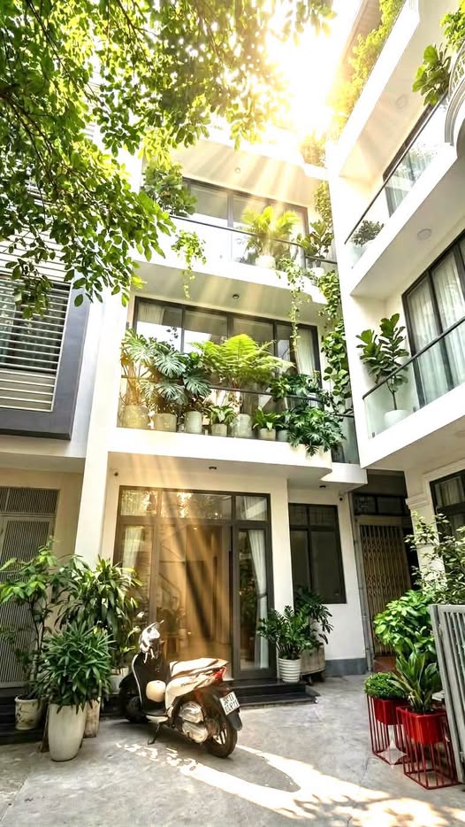 KHU PHÂN LÔ QUÂN ĐỘI TÔN THẤT THIỆP – Ô TÔ NGỦ TRONG NHÀ – VIP HOÀN KIẾM