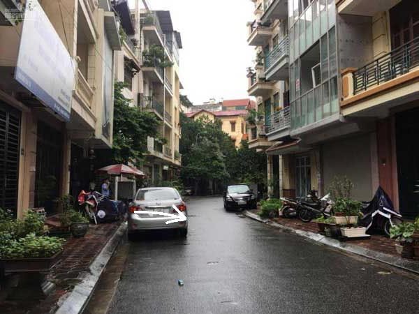 Hơn 10ty có nhà phố TRƯƠNG ĐỊNH 55m x 6 tầng, thang máy, gần đường ô tô tránh.