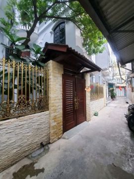 NHÀ DÂN XÂY CHỦ TẶNG NỘI THẤT XỊN SÒ -TƯỜNG NHÀ TỦ TẦNG 1 ỐP TOÀN GỖ ÓC CHÓ TIỀN TỶ- KHÔNG GIAN R...