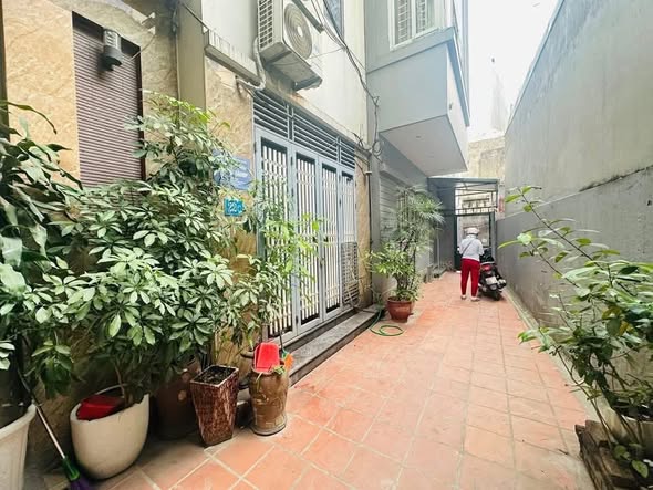 Mỹ đình 30 x5 tầng . Giá 7tỷ3 .