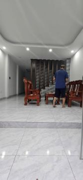 Cho thuê nhà 230 Định Công Thượng, 55m2, 2 ngủ, căn góc thoáng sáng, đồ cơ bản. Giá 8 triệu.