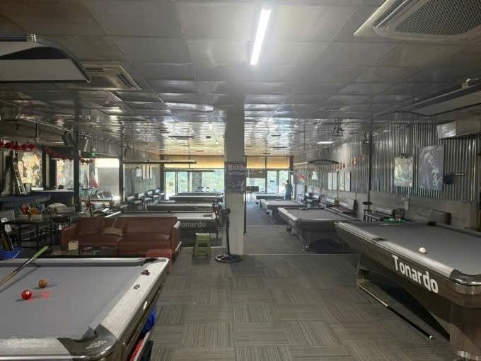 Cho thuê MBKD 340m2 mặt đường Nguyễn Hoàng Tôn, Bắc Từ Liêm