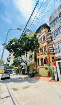 PHÂN LÔ 100M - TRẦN QUỐC HOÀN - 7 TẦNG - 2 THOÁNG - VỈA HÈ - Ô TÔ TRÁNH - MẶT TIÊN 8.4M - 41.5 TỶ