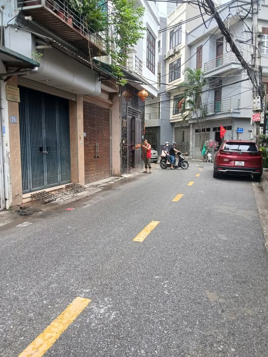 **5.75 tỷ nhà  Đông Ngạc 5 tầng, 30m2, ngõ thông, oto**