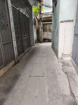 Bán căn nhà riêng tại phố Trương Định, quận Hai Bà Trưng. Ngõ trước nhà nông rộng hơn 2m, đi lại ...