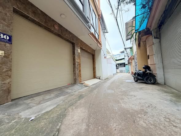 Ô TÔ VÀO NHÀ - PHẠM VĂN ĐỒNG - 15 tỷ / 42 m2 .