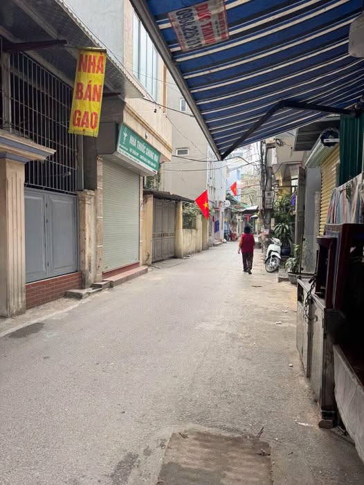 Chỉ hơn 6 tỷ có nhà trần phú hà đông 32m2 ô tô tránh đỗ sát nhà, ngõ thông kinh doanh.