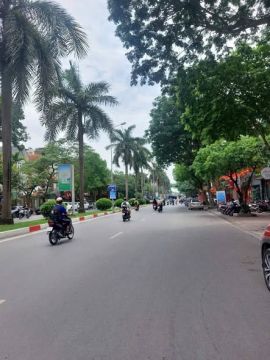 Gia đình chị Thúy chuyển công tác sang Park CiTy cần nhượng gấp căn nhà TT KĐT Văn Quán HĐ gđ ac ...