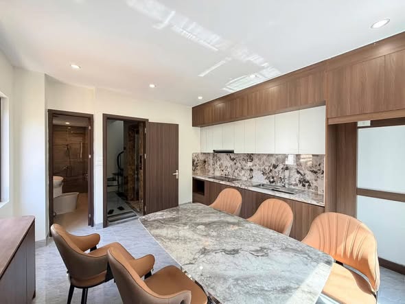 Bán nhà ngõ 89 xã đàn dt 40m2 7 tầng mt 4m lô góc phân lô thang máy kinh doanh quận đống đa