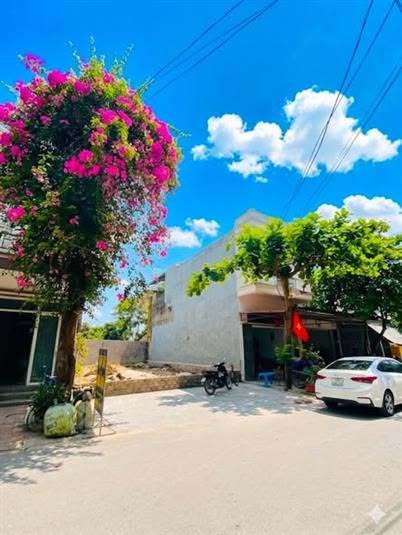 Mặt đường kinh doanh Cao Lãm-Vân Đình-Ứng Hòa
