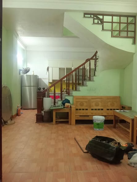 Cho thuê nhà 99 định công hạ -9tr/tháng