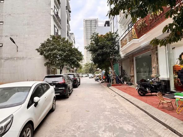 B.án liền kề DV Vạn Phúc, 50m2, 7 tầng, gara 2 ô tô, nội thất xịn sò, không gian sống đẳng cấp, ở...