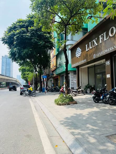 VỠ NGÂN HÀNG - BÁN GẤP NHÀ PHỐ NGUYỄN CHÍ THANH - ĐỐNG ĐA.