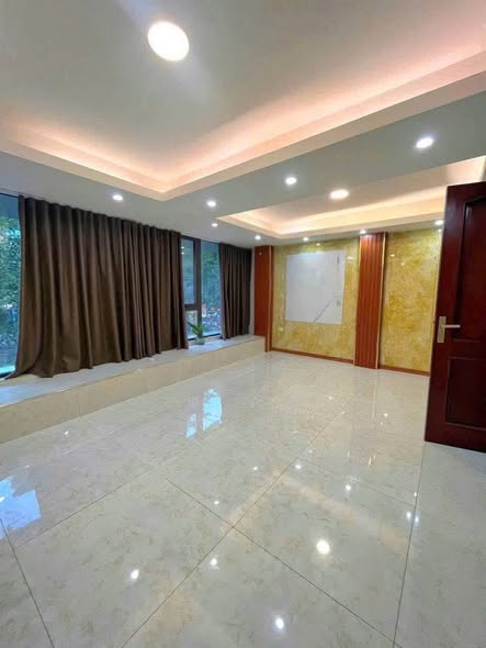 Cho thuê nhà nguyên căn/ MBKD - Ngõ Trường Chinh, Đống Đa