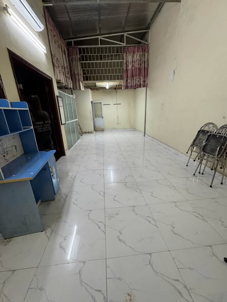 Cho thuê nhà Ngõ 221 vĩnh hưng, 60m cấp 4 gác xép
