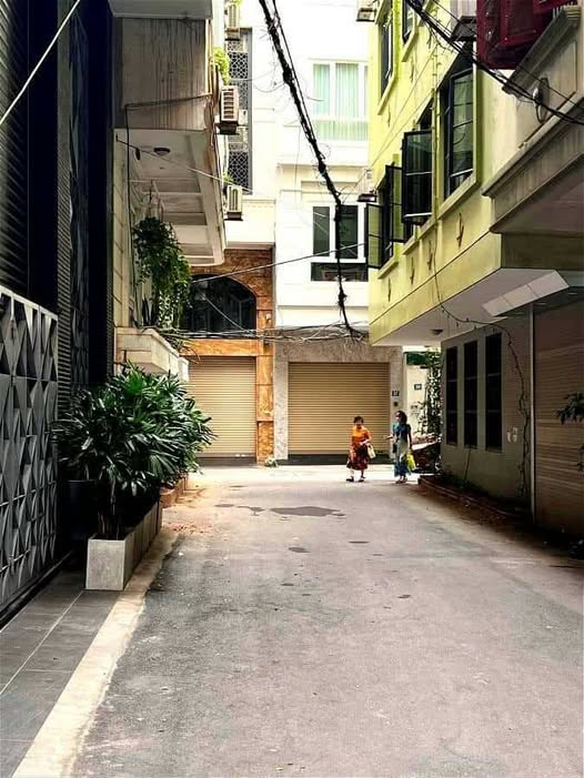 Bán nhà Hoàng Cầu mới ô tô vào nhà thuận tiện đi Đống Đa Ba Đình dạo phố Cổ thăm Lăng Bác sát vàn...