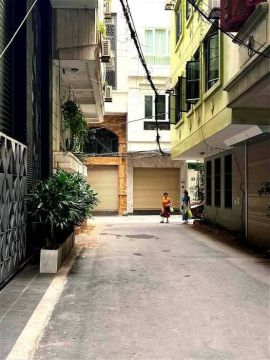 Bán nhà Hoàng Cầu mới ô tô vào nhà thuận tiện đi Đống Đa Ba Đình dạo phố Cổ thăm Lăng Bác sát vàn...