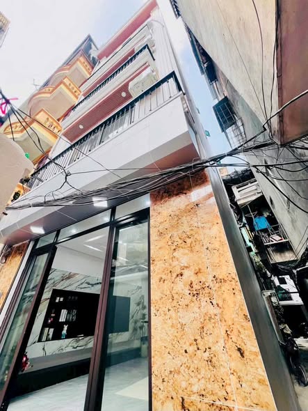TÂM ĐIỂM BA ĐÌNH – 40M² × 6 TẦNG THANG MÁY | LÔ GÓC | GẦN LĂNG BÁC