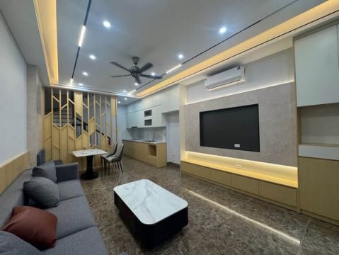 VIỆT HƯNG, LONG BIÊN - 5 TẦNG MỚI KOONG - GẦN PHỐ - FULL NỘI THẤT