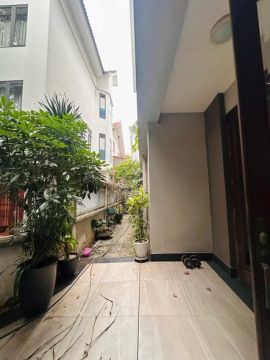 Biệt thự KĐT Sài Đồng DT 303m2 x 4 tầng - MT 12m, giá nhỉnh 200tr/m2