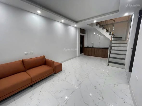 Cho thuê nhà nguyên căn ngõ 409 Kim Mã - Ba Đình