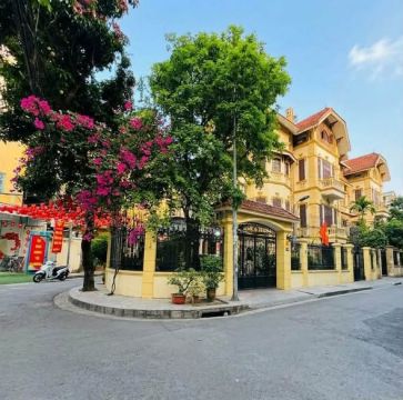 BÁN BIỆT THỰ NGUYỄN KĐT ĐẠI KIM HOÀNG MAI – 3 MẶT TIỀN – 210M² SÂN VƯỜN – Ô TÔ TRÁNH