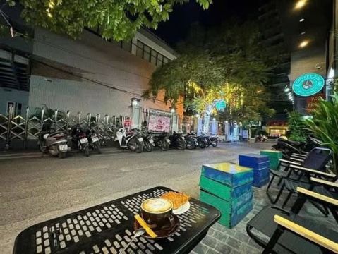 Cho thuê mặt bằng Lô góc phố Thái Hà, Đống Đa