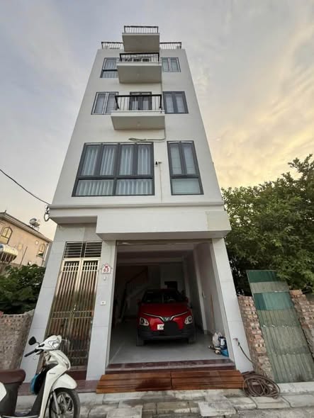 NHÀ ĐẸP 5 TẦNG – MẶT TIỀN RỘNG – GARA Ô TÔ – FULL NỘI THẤT – NGÕ Ô TÔ TRÁNH – PHỐ Ỷ LAN, GIA LÂM
