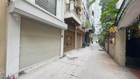 VỤ NỔ CỰC KHỦNG Ở LIỄU GIAI, Apartment 2 mặt ngõ ô tô, cực gần phố, xin mời quý khách chạy thật n...