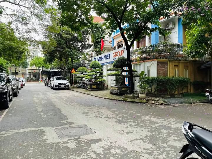 Hơn 9 tỷ sở hữu nhà ngay khu đô thị Văn Quán quy hoạch ổn đinh 100, nhà thiết kế 5 tầng  lại thoá...