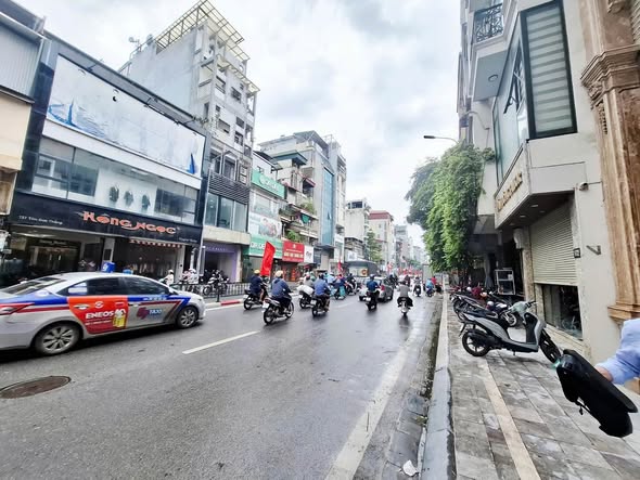18,8 Tỷ Phố Xã Đàn DT: 40m* 7 Tầng-Thang Máy Đống Đa Hà Nội