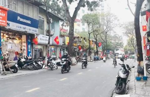 NGUYÊN CĂN MẶT PHỐ - ĐỘI CẤN, LIỄU GIAI - 5 TẦNG THANG MÁY - MẶT TIỀN 5M - 42TR/THÁNG.