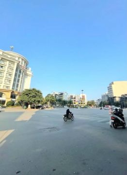 Trung Tâm Ba Đình sát Văn Cao Nguyễn Đình Thi Tây Hồ phân lô lô góc ô tô đỗ 4 tầng 135m2 giá 130 tỷ