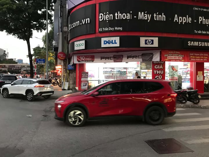 **MẶT PHỐ ĐỖ QUANG – CẦU GIẤY: KINH DOANH ĐA DẠNG**