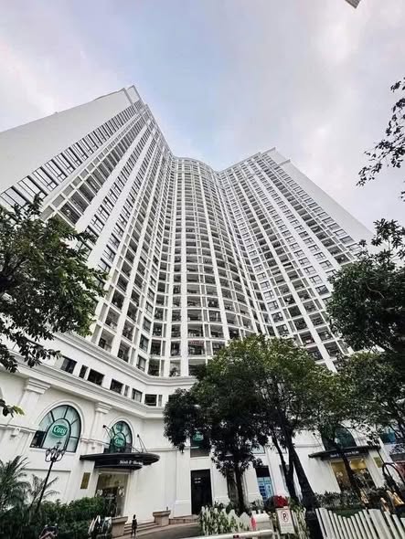 ROYAL CITY – 3 PHÒNG NGỦ, 2 BAN CÔNG ĐÔNG NAM, VIEW BỂ BƠI & QUẢNG TRƯỜNG – GIÁ NHỈNH 16 TỶ