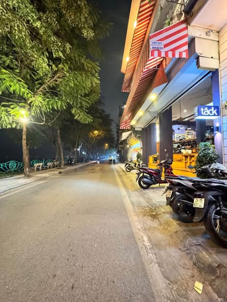 TRUNG TÂM TÂY HỒ - 10MÉT RA HỒ TÂY - TIỆN ĐỦ THỨ - NHÀ KIÊN CỐ