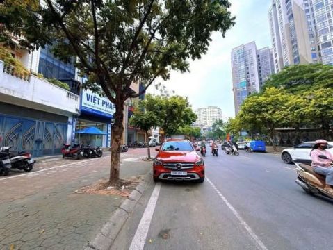 Bom tấn mặt phố Vũ Phạm Hàm đoạn đẹp nhất, vỉa hè rộng nhất