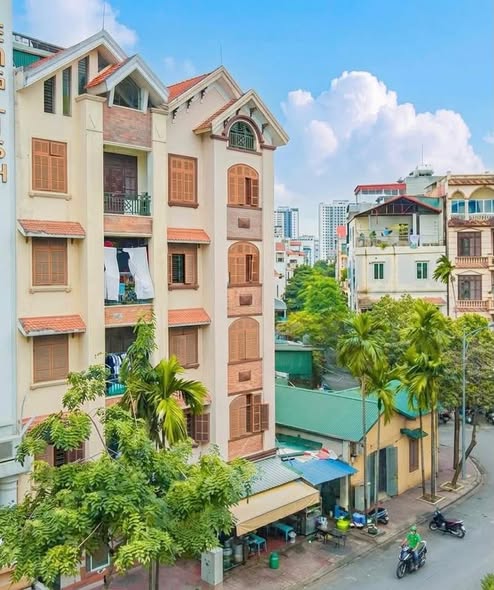 BIỆT THỰ MẶT PHỐ CẦU GIẤY – MẶT TIỀN 15M – VỈA HÈ RỘNG – KINH DOANH ĐỈNH CAO