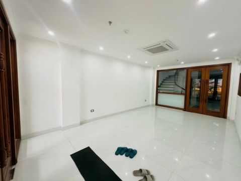 CHO THUÊ MB TẦNG 1 + 2 MẶT PHỐ XÃ ĐÀN