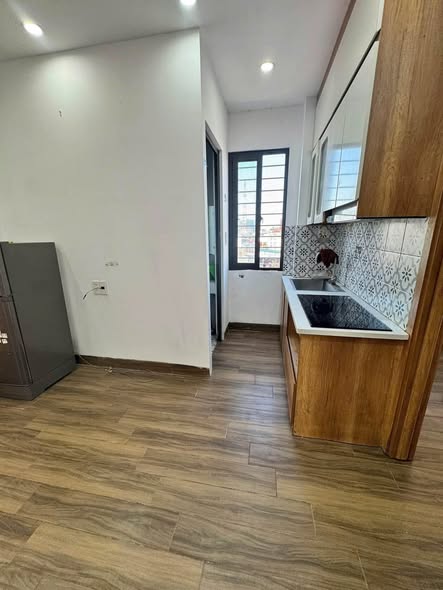CHO THUÊ CĂN HỘ CHUNG CƯ MINI HÀO NAM – ĐỐNG ĐA | 2PN, BAN CÔNG RỘNG