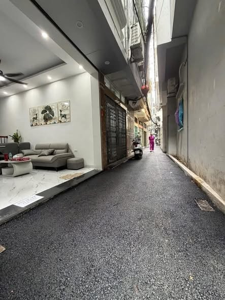 NGÃ TƯ SỞ – 6,3 TỶ CÓ NGAY NHÀ ĐẸP 30M² × 5 TẦNG – 2 THOÁNG – FULL NỘI THẤT!