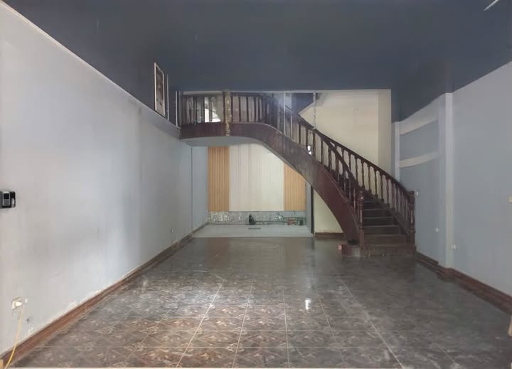 Cho thuê tầng 1+2 hoặc cả nhà 4 tầng mặt phố Nguyễn Khang - Cầu Giấy