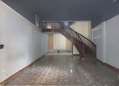 Cho thuê tầng 1+2 hoặc cả nhà 4 tầng mặt phố Nguyễn Khang - Cầu Giấy