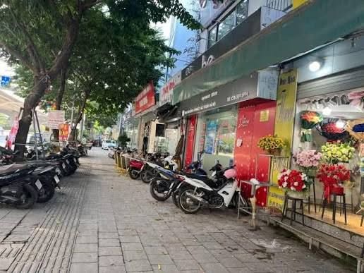 Ô TÔ ĐỖ CỬA - VỪA Ở VỪA KINH DOANH CHỈ 8,5TR/THÁNG Ở PHẠM VĂN ĐỒNG