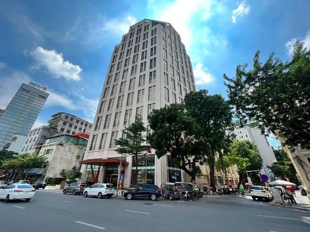 MẶT PHỐ HOÀN KIẾM – LÔ GÓC HÀNG HIẾM